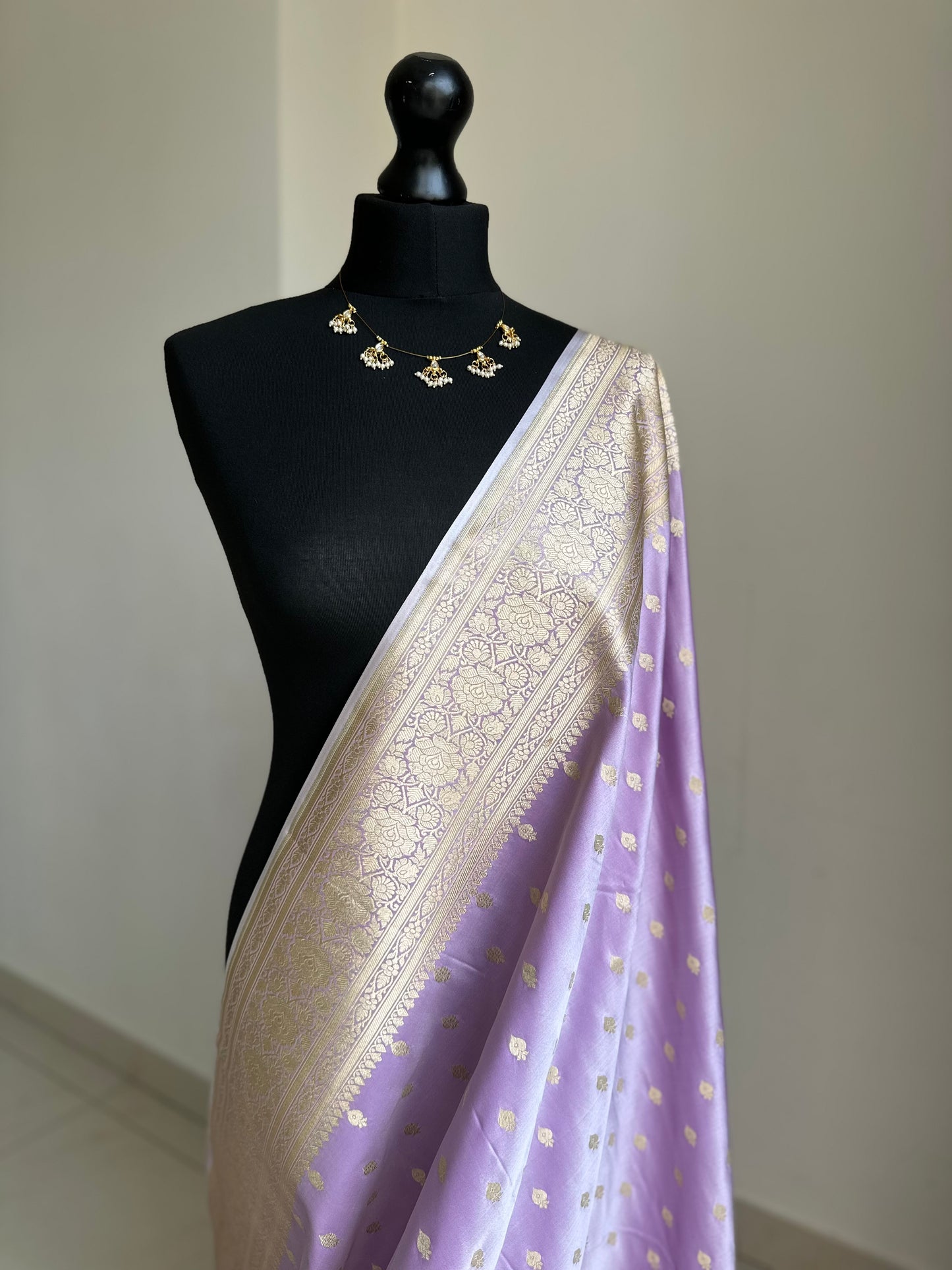 Banarasi silk soft dreamy lilac wedding saree with gold zari. Gold and lilac silk traditional saree with plain contrast blouse with border