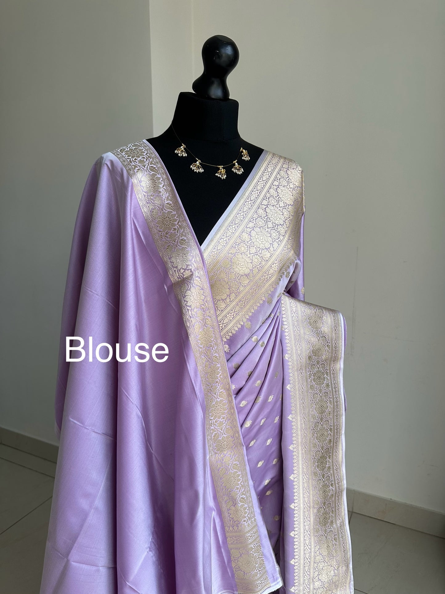 Banarasi silk soft dreamy lilac wedding saree with gold zari. Gold and lilac silk traditional saree with plain contrast blouse with border