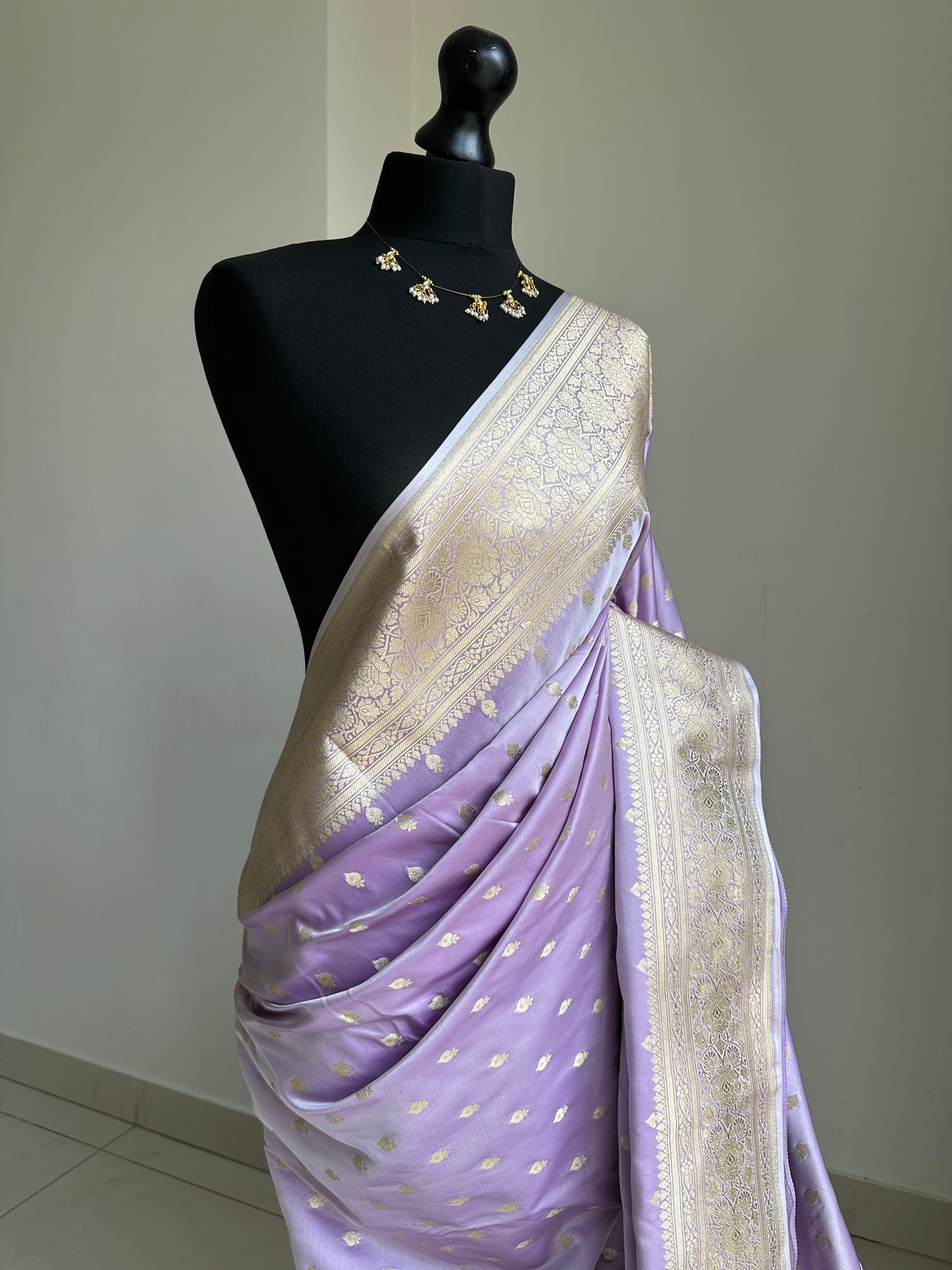 Banarasi silk soft dreamy lilac wedding saree with gold zari. Gold and lilac silk traditional saree with plain contrast blouse with border