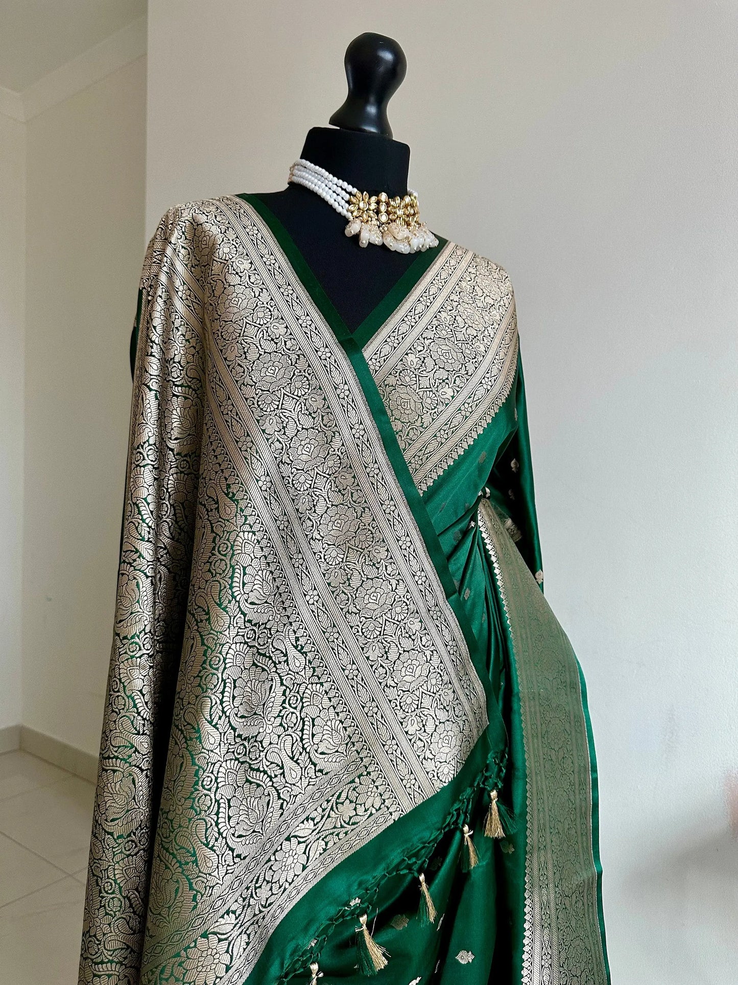Banarasi silk green Wedding Saree with gold Zari. Gold green traditional saree with plain contrast blouse.Rich pallu with tassels falls Pico - LaiLai Sarees