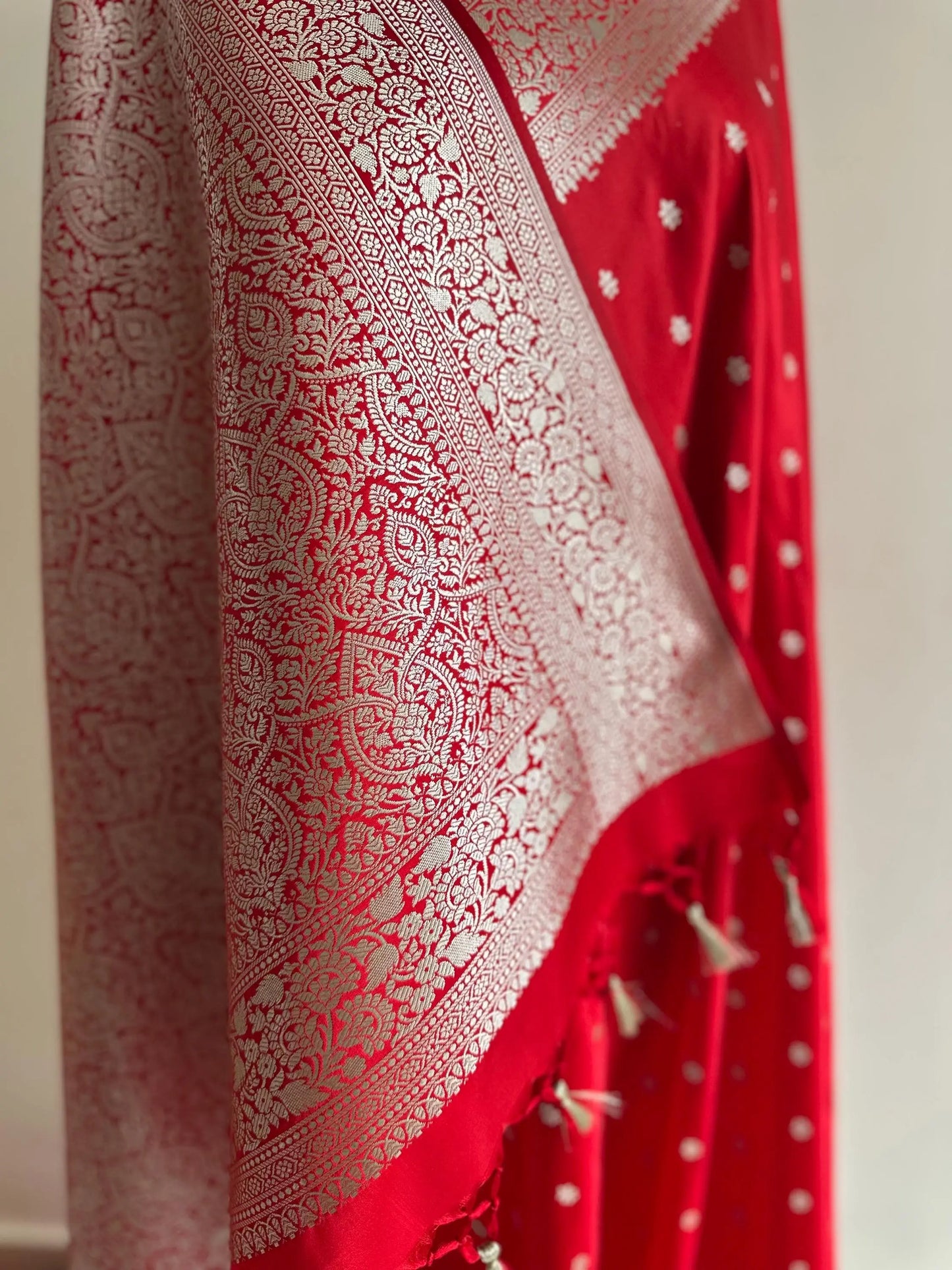 Banarasi silk red Wedding Saree with silver Zari. Silver and red traditional modern Saree with plain contrast blouse and fall picot - LaiLai Sarees