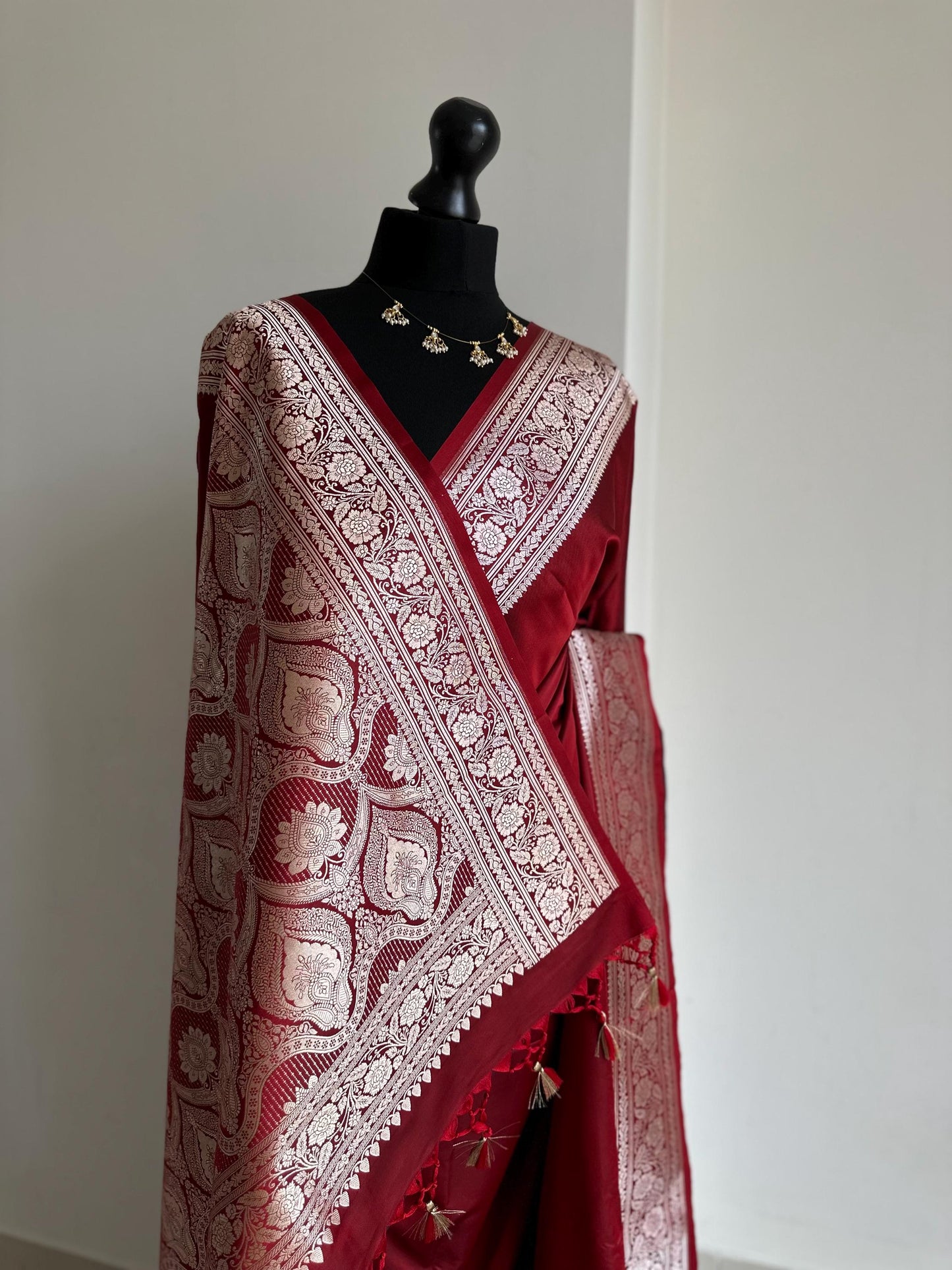 Banarasi silk crimson red katan wedding saree with gold zari. Red traditional silk saree with designer patterned blouse.