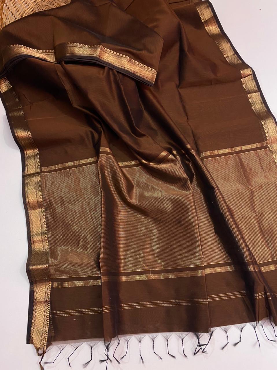 Brown cotton silk handloom maheshwar saree with running blouse. Very soft pure khadi cotton saree. Trending brown saree