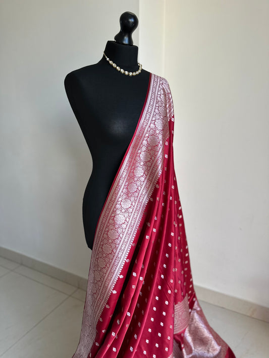Banarasi silk vintage red wedding saree with gold Zari. Gold and red koorai Saree Traditional Saree with plain contrast blouse.