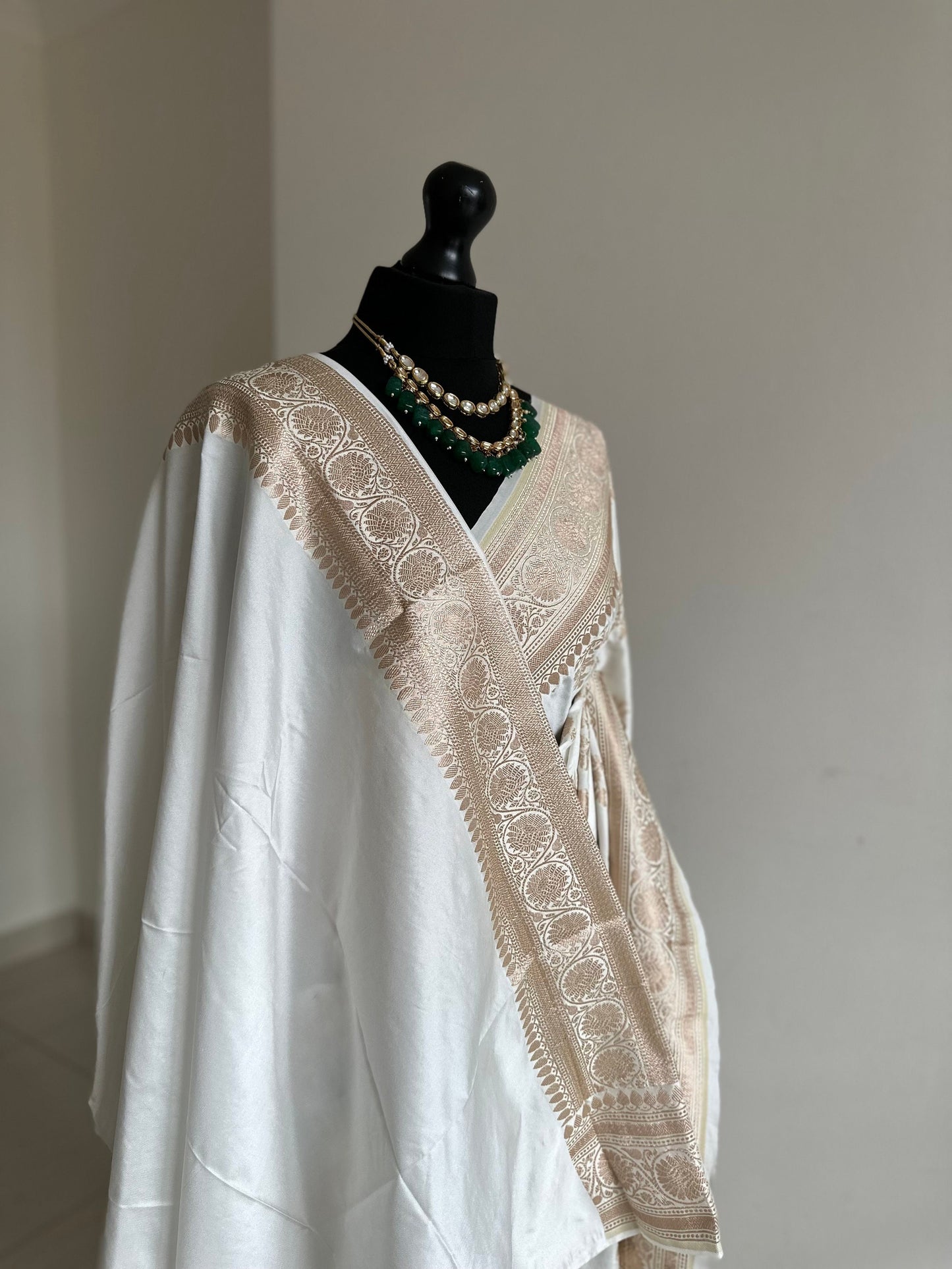 Banarasi silk off white. Wedding Saree with gold Zari. Cream silk Traditional Saree with plain blouse. Jaal design silk saree