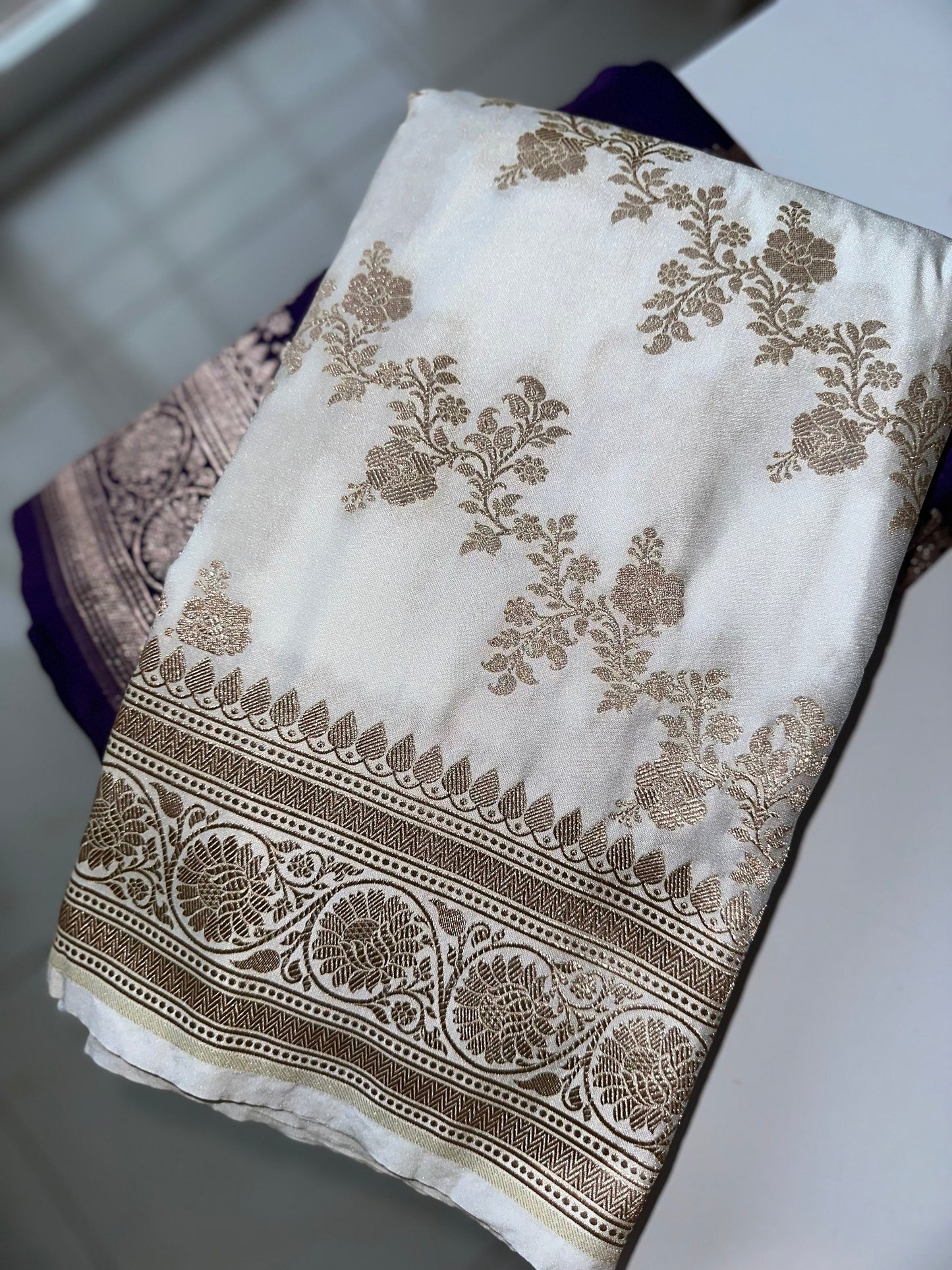 Banarasi silk off white. Wedding Saree with gold Zari. Cream silk Traditional Saree with plain blouse. Jaal design silk saree