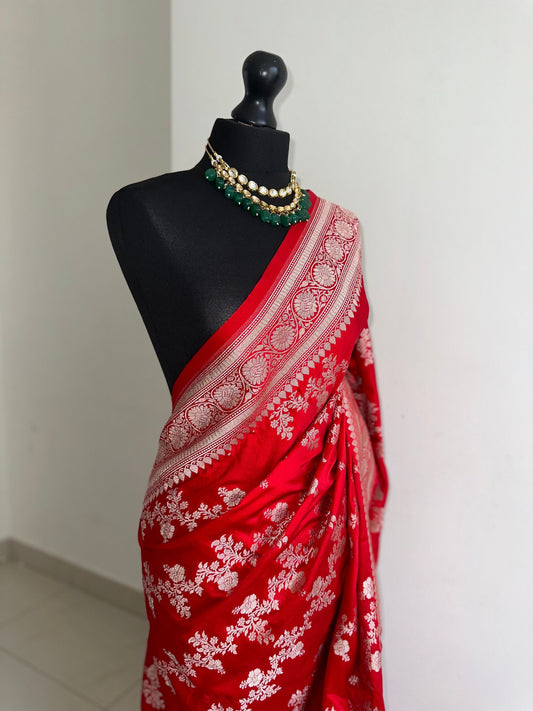 [PRE-ORDER] Banarasi silk true red Wedding Saree with gold Zari. Gold and red koorai Saree Traditional Saree with plain blouse. Jaal design silk saree