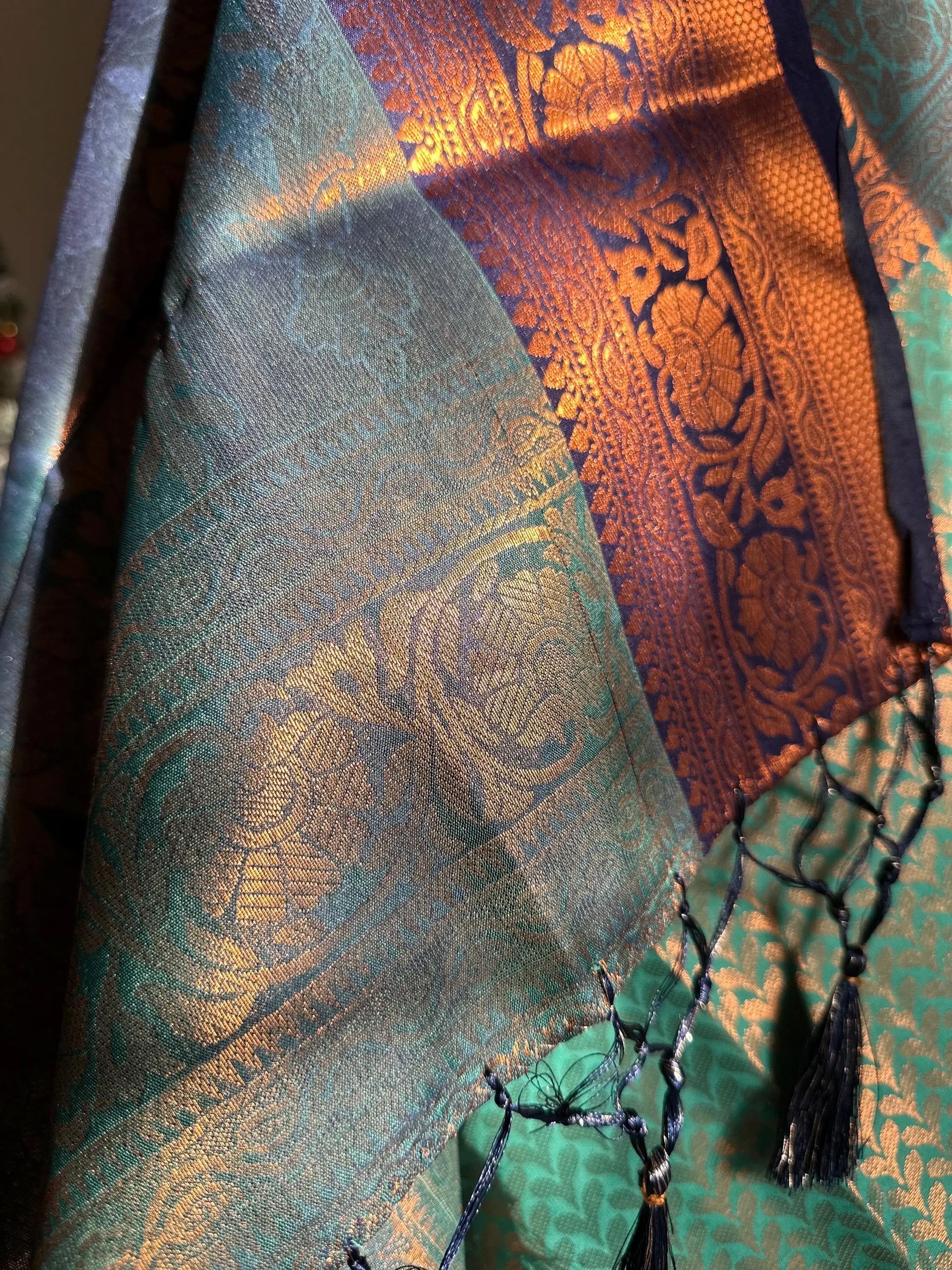 Authentic green saree with navy blue border  copper zari and sheen. Traditional silk saree beautiful colour and design. Designer saree - LaiLai Sarees