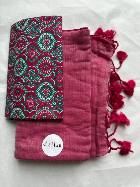 Red cotton handloom saree with kalamkari art blouse. Very soft pure khadi cotton saree. Dark green printed blouse.