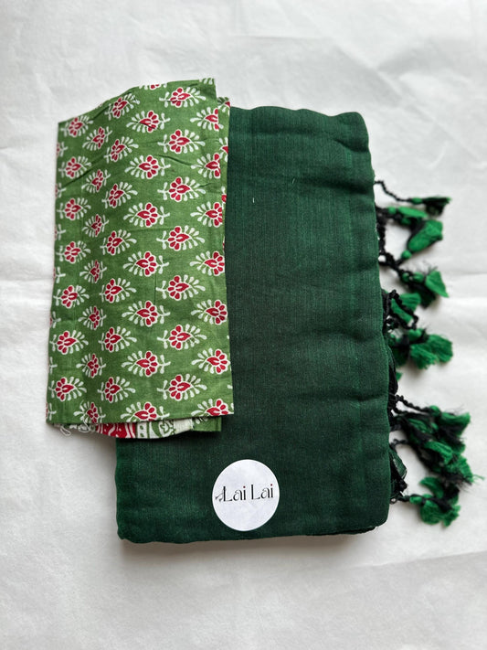 Green cotton handloom saree with kalamkari art blouse. Very soft pure khadi cotton saree. Dark green printed blouse.