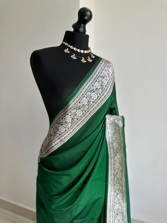 Emerald green katan semi silk wedding saree with champagne gold zari. Gold and green stunning saree for bridal and occasion wear