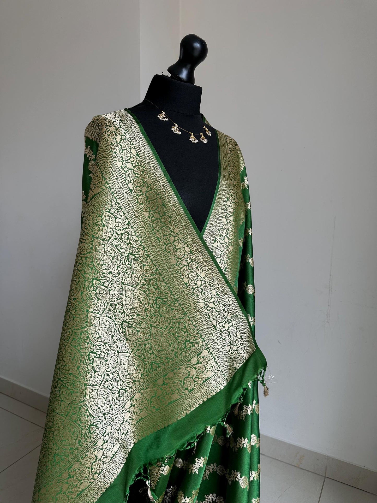 Banarasi silk forest green wedding saree with gold zari. Exquisite green semi silk saree with plain contrast blouse. Stylish elegant saree