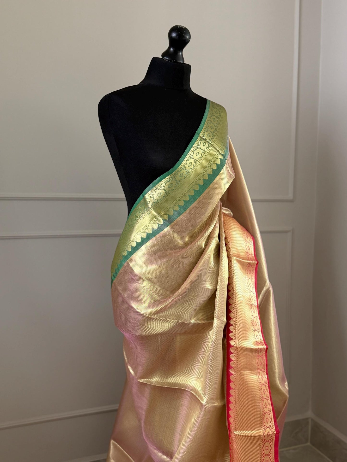 Handmade Gold Tissue Saree with dual border in green and red: Soft Drape, Unstitched Blouse