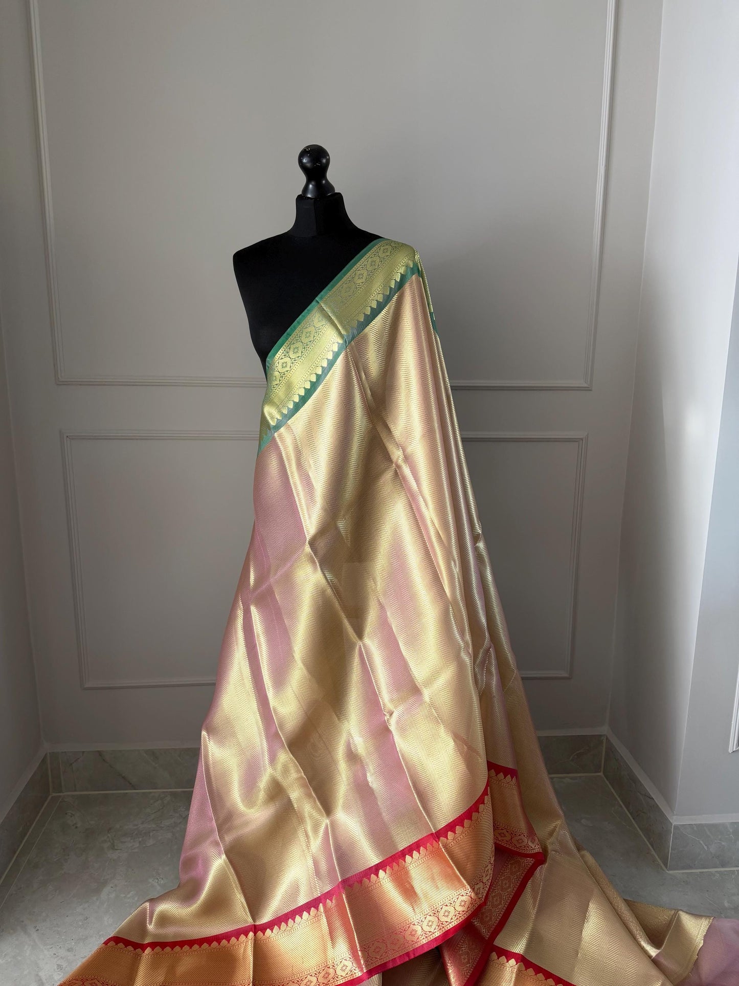 Handmade Gold Tissue Saree with dual border in green and red: Soft Drape, Unstitched Blouse